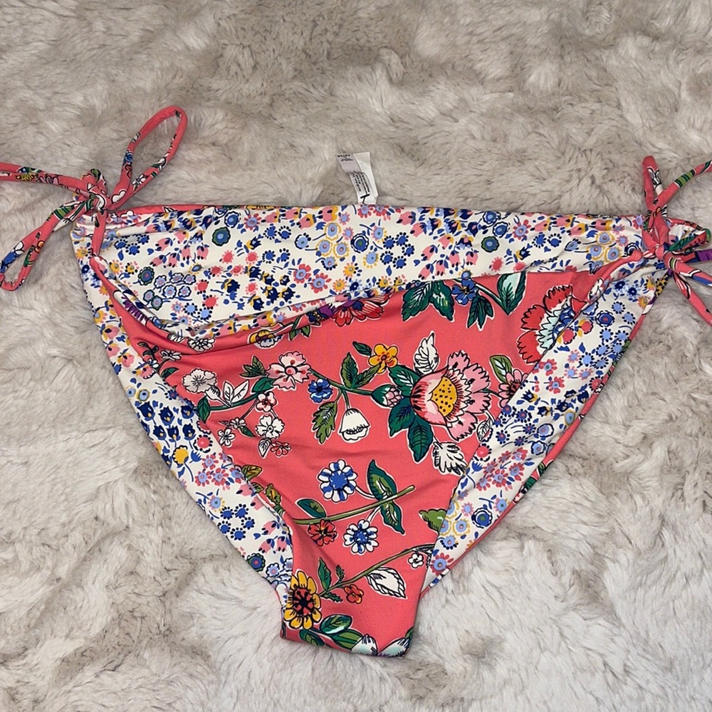 Vera Bradley Reversible String side Bikini Pant L (12-14)